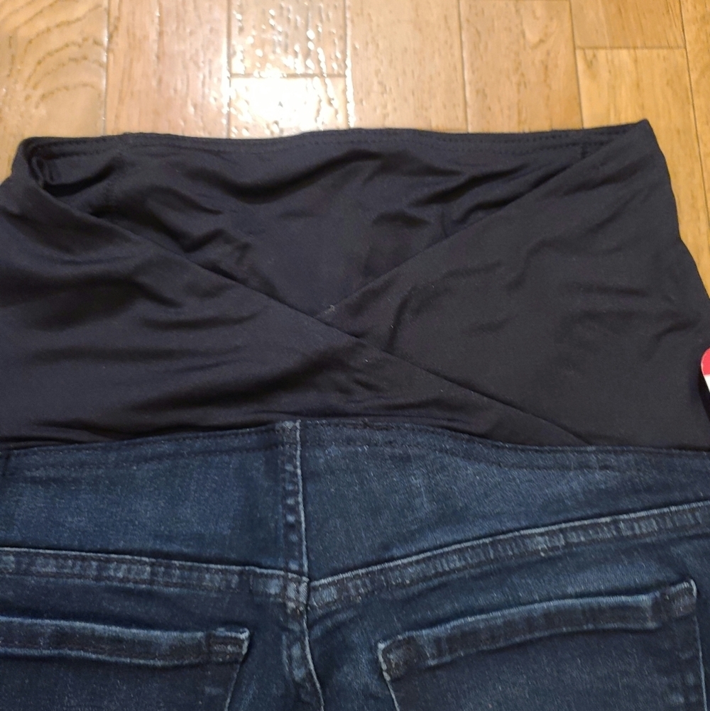 NWT Isabela Maternity Denim Bermuda Shorts - 6 (E3-X) - Picture 3 of 8